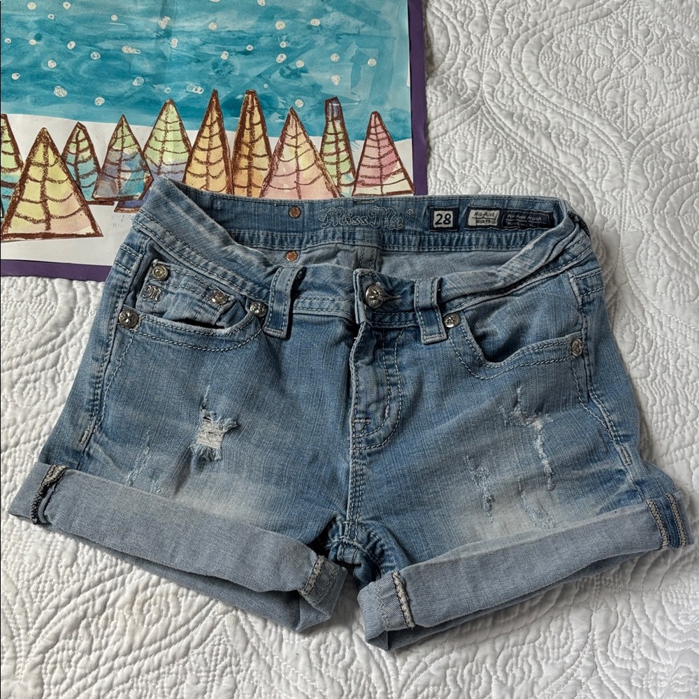 Miss Me. Light Wash Distressed Women’s Denim Shorts - Size 28